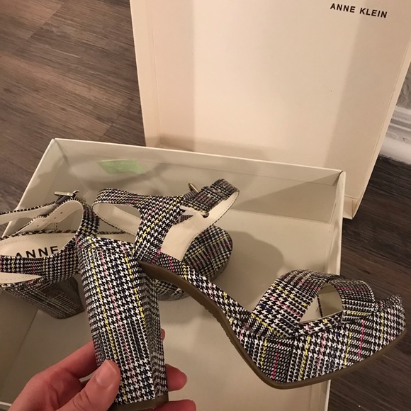 Anne Klein heels - Picture 4 of 8